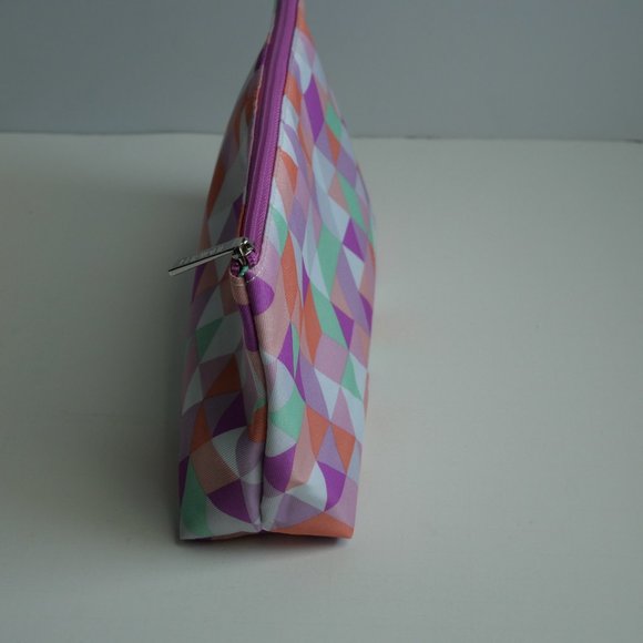 Clinique Cosmetic Bag - Picture 4 of 7